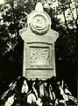Denkmal für Louise Otto-Peters um 1900 (jetzt im Rosental)