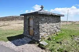 Das Denkmalfür die Opfer der Berge 1)
