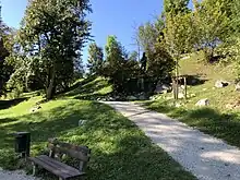 Teilansicht des Luitpoldparks mit Statue Luitpolds von Bayern