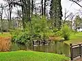 Einer der beiden Weiher des Edmond-Klein-Parks
