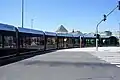 Tram auf der N52 in Höhe des Kreisels Robert Schumann