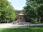 Kletter- und Rutschturm