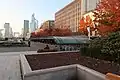 Métro-Haltestelle Pont de Neuilly mit Blick auf La Défense (November 2018)