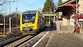 HLB LINT 41 VT 272 (648 012+512) ist um 16:01 Uhr von Gießen nach Gleis 1 des Bahnhofs Mücke (Hess) eingefahren und wird ihn um 16:04 als RB 45 Zug 24792 nach Gießen wieder verlassen.
