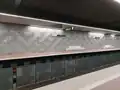 Gegenüberliegender Bahnsteig
