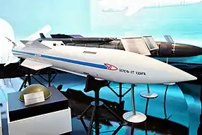 R-37M an der MAKS 2013