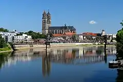 Hubbrücke vor Magdeburger Dom