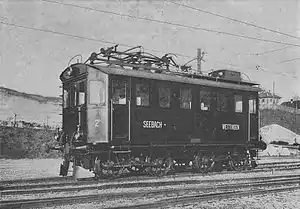 Lokomotive Nr. 2, mit Bügel- und Rutenstromabnehmern
