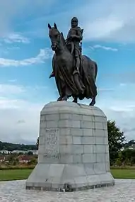 Denkmal mit Sockel