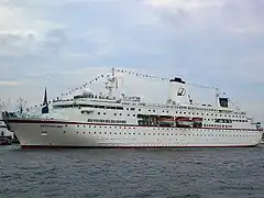 Letztes deutsches Hochseekreuzfahrtschiff Deutschland,2015 auf die Billigflagge der Bahamas ausgeflaggt