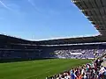 Die Innenansicht des Madejski Stadium