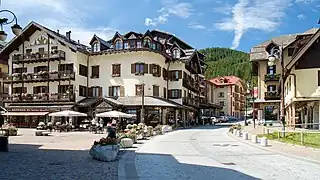 Piazza Righi im Ortszentrum