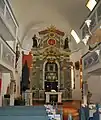 Altarraum, im Hintergrund links an der Wand das Ölgemälde von Valten von Harras
