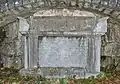 Knežić-Gedenktafel an der Carskog vrila