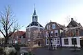 de Waag im Zentrum von Makkum