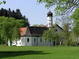 Gut Mamhofen (Starnberg) mit Kirche St. Jakob und Philipp, Bayern