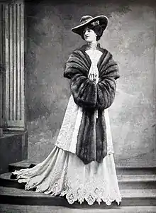 Zobelschal und ‑manschetten (Redfern, 1904)