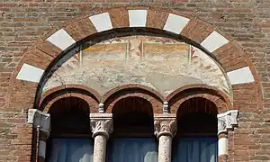 Triforium des Palazzo Bonacolsi mit den Familienwappen