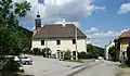 Die Landesstraße 4004 und das Pfarramt
