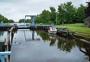 Blick vom Obertor auf die Schleuse Mariensiel