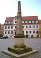 Postmeilensäule auf dem Marktplatz vor dem Alten Rathaus
