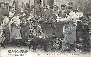 „Fahrender“ Scheren­schleifer mit Schleif­karren in Marseille, Anfang des 20. Jh.