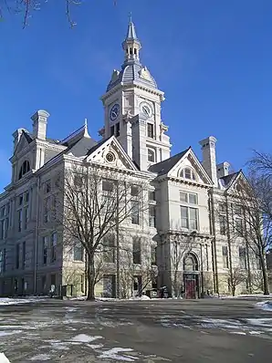 Das Marshall County Courthouse in Marshalltown, seit 1972 im NRHP gelistet