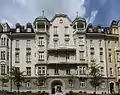 1906 von Anton Hatzl erbauter Jugendstilbau mit breiter Doppelerkerfassade in der Martiusstraße 3