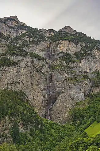 Die Kaskade des Mattenbachs von Stechelberg gesehen