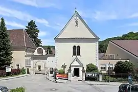 Pfarrkirche und die Prima Porta der ehemaligen Kartause Mauerbach