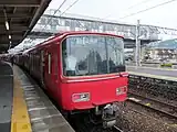 Triebzug der Baureihe 6800 in Shin-Unuma