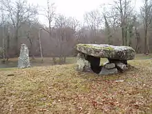 Menhir und Dolmen von Ménardeix