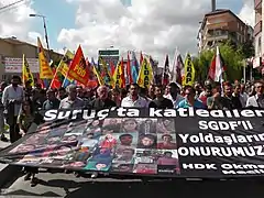 HDK-Transparent und Fahnen der SODAP und PDD