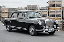 Mercedes-Benz 220 S