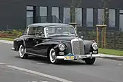Mercedes-Benz 300 d  bei einer Oldtimerrallye 2014