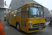 Mercedes-Benz O 317, links neben der Einstiegstür der Briefkasten