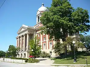 Das Mercer County Courthouse in Mercer, gelistet im NRHP Nr. 98001369