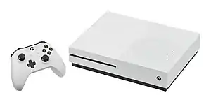 Xbox One S mit dazugehörigem Gamepad