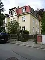 Mietvilla mit Einfriedung