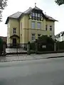 Mietvilla mit Einfriedung