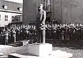 Fr.-Engels-Denkmal, anlässl. 20 Jahre DDR, Innenhof vor Eingang E, enthüllt 10. Okt. 1969.
