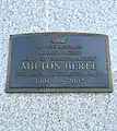 Das Grab von Milton Berle