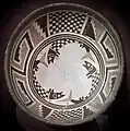 Mimbres-Fischtopf, ca. 1000–1150 n. Chr. Millicent Rogers Museum