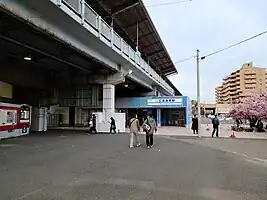 Eingang zum Bahnhof (Februar 2021)