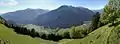 Teuchlspitz vom gegenüberliegenden Zwenberg gesehen, die Teuchel liegt im Tal dahinter (Taleingang bei Napplach sichtbar)