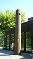 Die Münchner Heunensäule vor dem Haupteingang der Archäologischen Staatssammlung 2006
