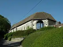 Massengrab auf dem Friedhof Brisgaret