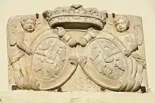 Allianzwappen (Steinrelief) derer von Kronegg und Zinzendorff von 1688, über dem Portal von Schloss Moosburg in Österreich