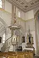Kanzel und Franziskusaltar