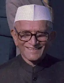 Morarji DesaiFührer des Congress (O)